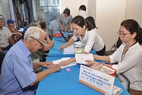 Chi trả lương hưu và trợ cấp thất nghiệp cho người dân Chi tra luong huu va tro cap that nghiep cho nguoi dan